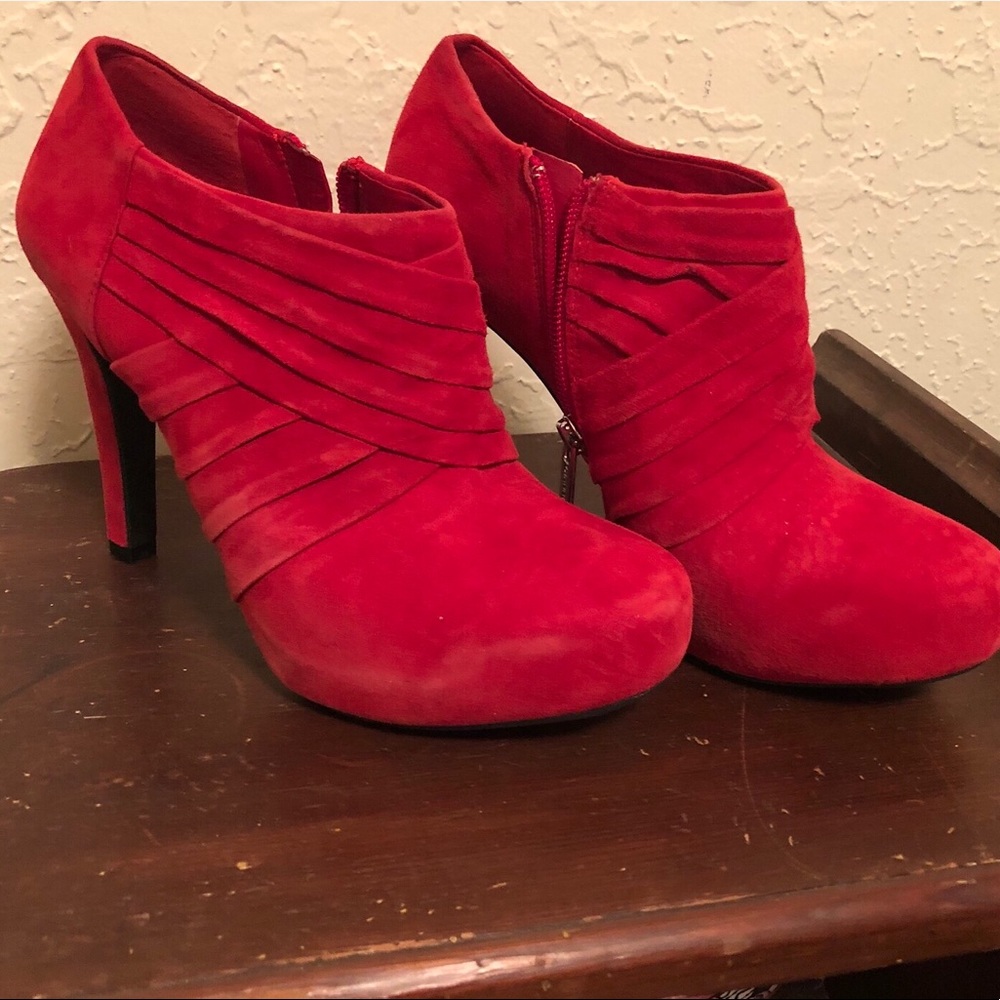 Red suede booties - Picture 2 of 3